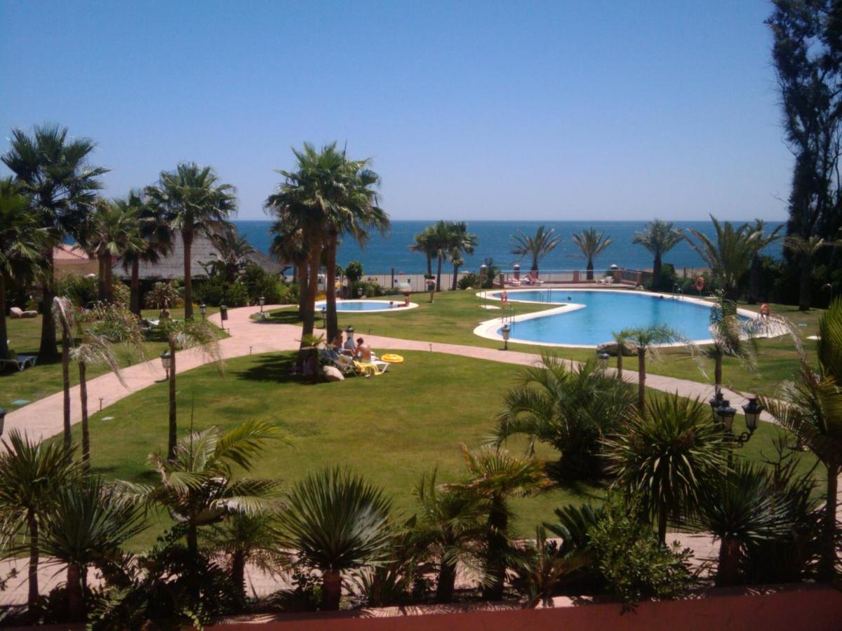 Don Juan Beach Resort Естепона Екстериор снимка