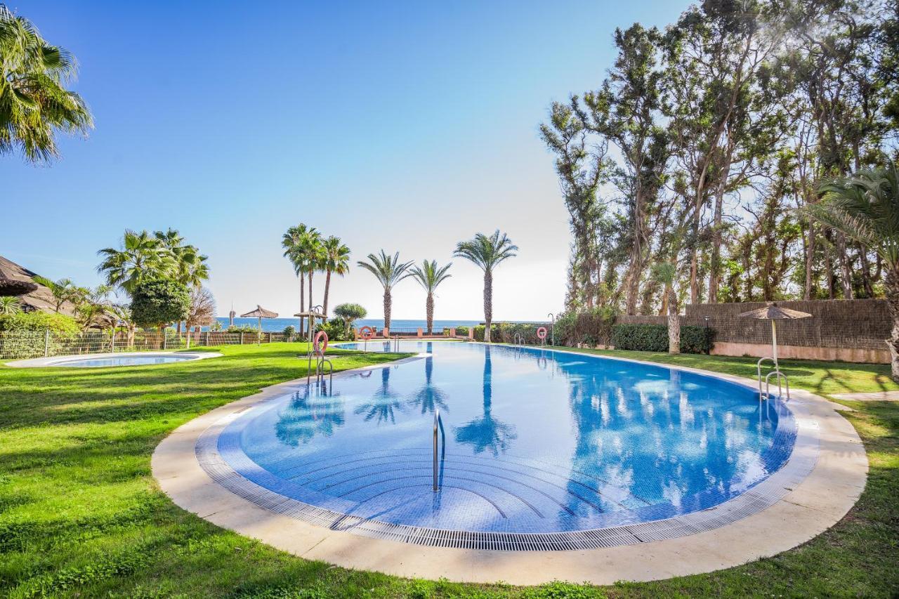 Don Juan Beach Resort Естепона Екстериор снимка