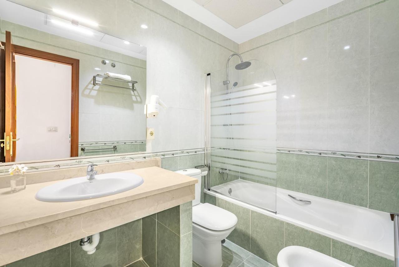 Don Juan Beach Resort Естепона Екстериор снимка