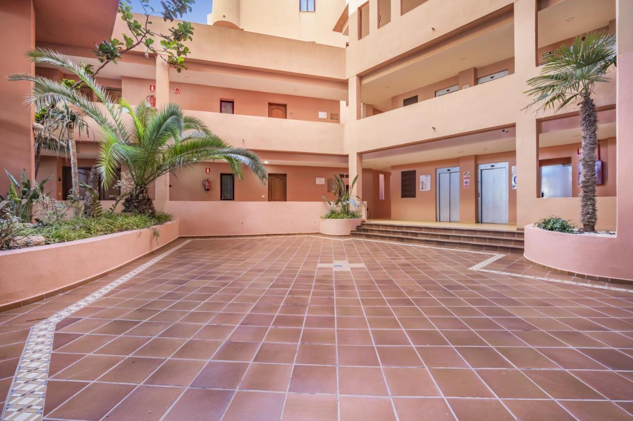 Don Juan Beach Resort Естепона Екстериор снимка